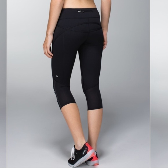 Lululemon Run Pace Crop black leggings size 4 - Picture 1 of 13